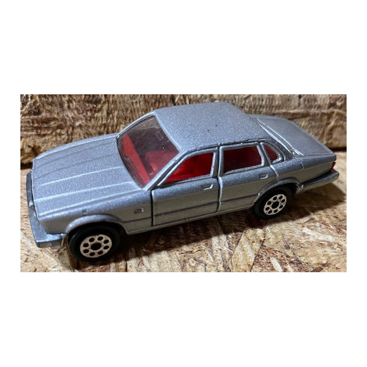 Majorette - Carros a escala reverso